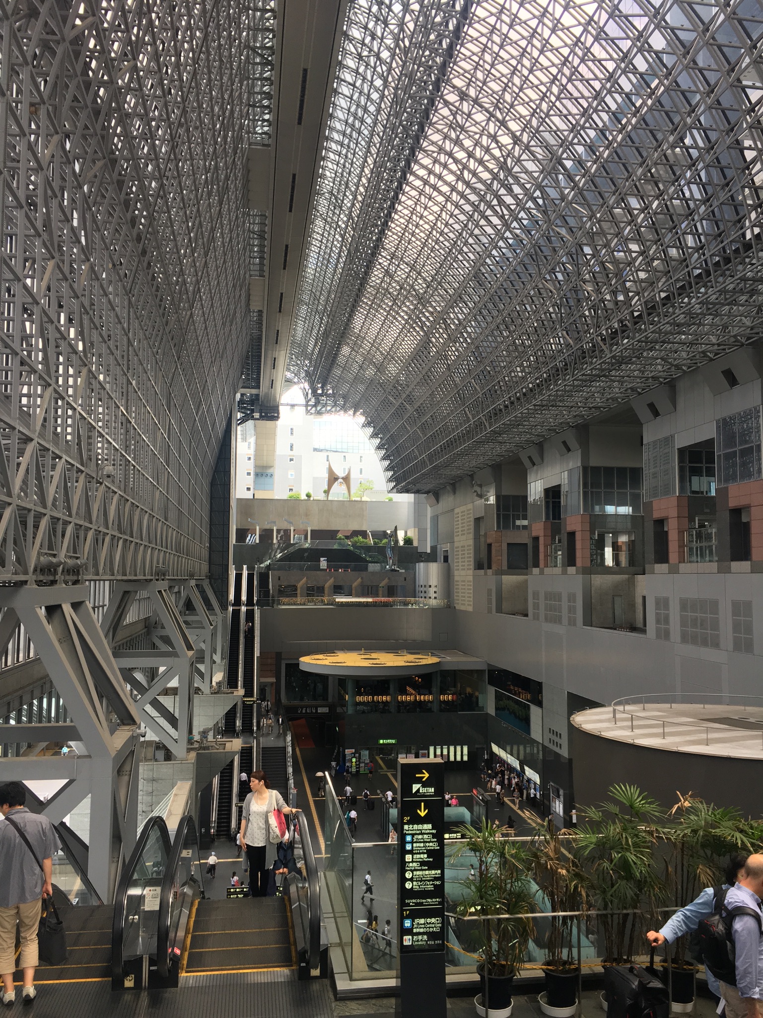 390A8DB6-005C-4C7E-8F86-3320710BFABB